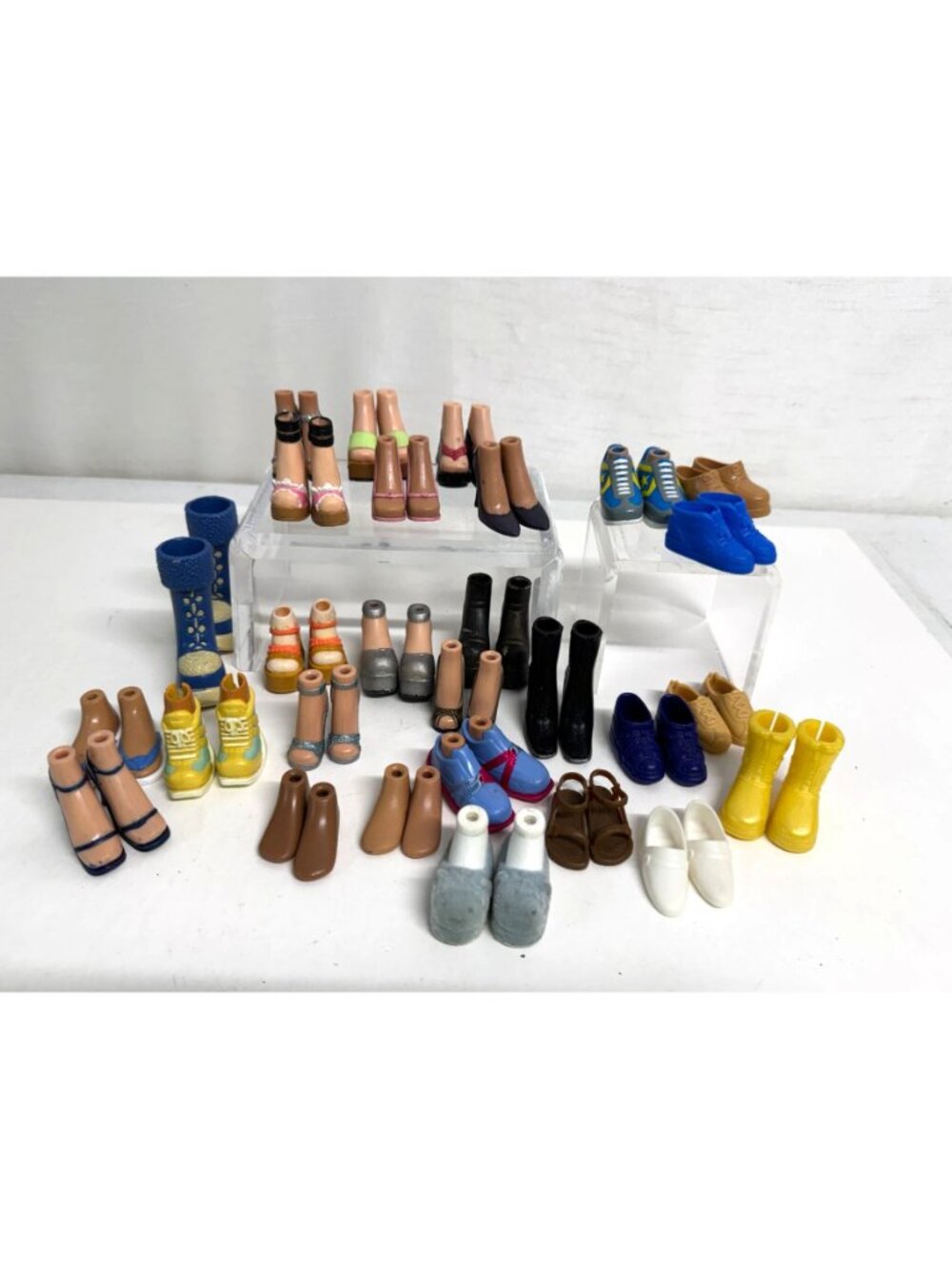 Bratz  Dolls Shoes and Feet Boys & Girls 28 pair
